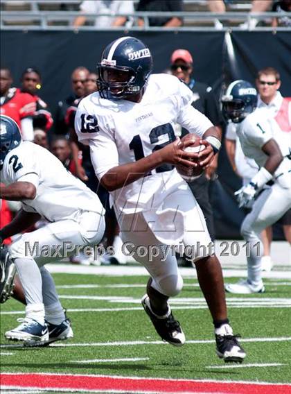 Thumbnail 1 in Dwyer vs. Glenville (Kirk Herbstreit National Kickoff Classic) photogallery.