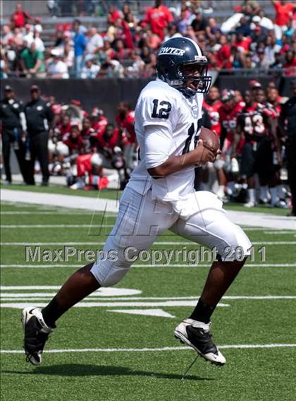Thumbnail 3 in Dwyer vs. Glenville (Kirk Herbstreit National Kickoff Classic) photogallery.