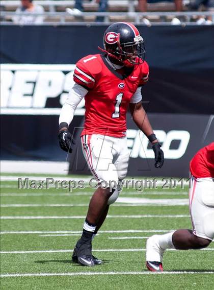 Thumbnail 2 in Dwyer vs. Glenville (Kirk Herbstreit National Kickoff Classic) photogallery.