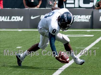 Thumbnail 3 in Dwyer vs. Glenville (Kirk Herbstreit National Kickoff Classic) photogallery.
