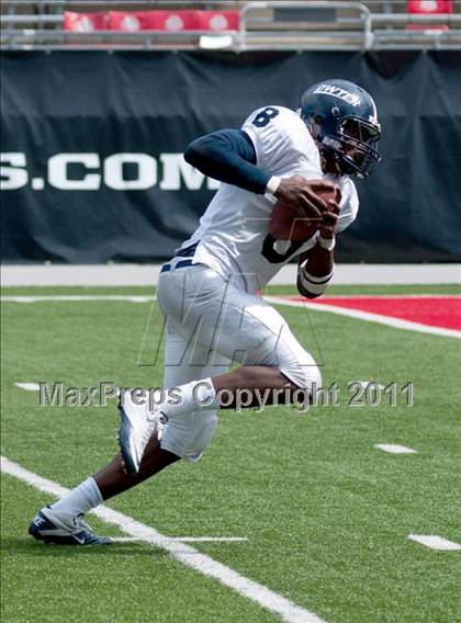 Thumbnail 1 in Dwyer vs. Glenville (Kirk Herbstreit National Kickoff Classic) photogallery.