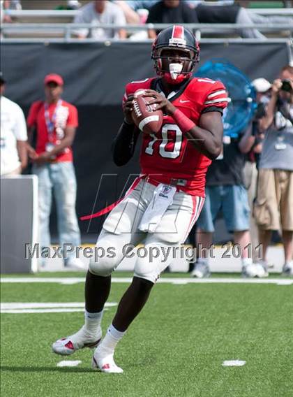 Thumbnail 1 in Dwyer vs. Glenville (Kirk Herbstreit National Kickoff Classic) photogallery.