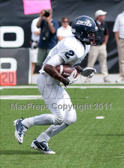 Thumbnail 3 in Dwyer vs. Glenville (Kirk Herbstreit National Kickoff Classic) photogallery.