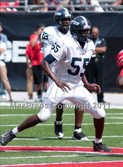 Thumbnail 1 in Dwyer vs. Glenville (Kirk Herbstreit National Kickoff Classic) photogallery.