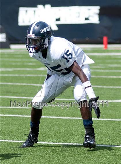 Thumbnail 2 in Dwyer vs. Glenville (Kirk Herbstreit National Kickoff Classic) photogallery.