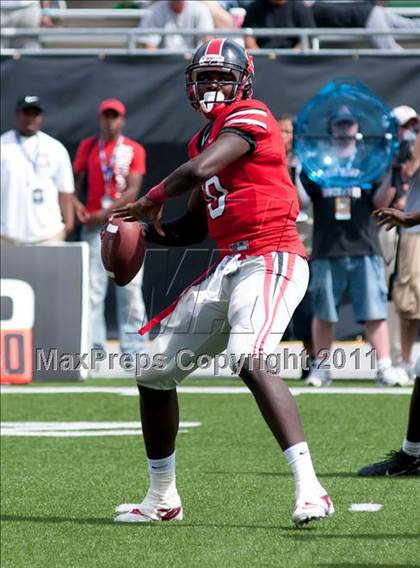 Thumbnail 2 in Dwyer vs. Glenville (Kirk Herbstreit National Kickoff Classic) photogallery.