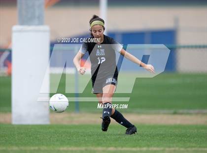 Thumbnail 3 in Lee [Robert E.] vs Alamo Heights (NEISD Soccer Showcase) photogallery.