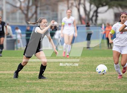 Thumbnail 3 in Lee [Robert E.] vs Alamo Heights (NEISD Soccer Showcase) photogallery.