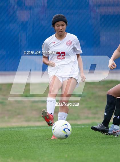 Thumbnail 3 in Lee [Robert E.] vs Alamo Heights (NEISD Soccer Showcase) photogallery.