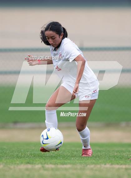 Thumbnail 1 in Lee [Robert E.] vs Alamo Heights (NEISD Soccer Showcase) photogallery.