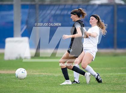 Thumbnail 3 in Lee [Robert E.] vs Alamo Heights (NEISD Soccer Showcase) photogallery.