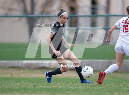 Thumbnail 1 in Lee [Robert E.] vs Alamo Heights (NEISD Soccer Showcase) photogallery.