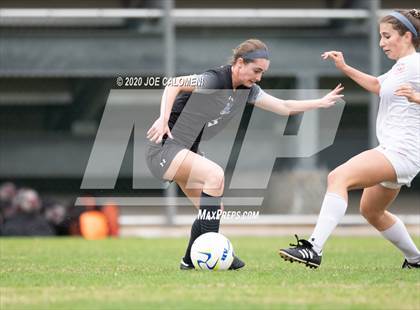 Thumbnail 3 in Lee [Robert E.] vs Alamo Heights (NEISD Soccer Showcase) photogallery.
