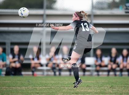 Thumbnail 1 in Lee [Robert E.] vs Alamo Heights (NEISD Soccer Showcase) photogallery.