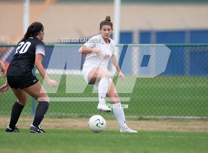 Thumbnail 3 in Lee [Robert E.] vs Alamo Heights (NEISD Soccer Showcase) photogallery.