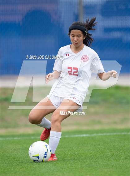 Thumbnail 3 in Lee [Robert E.] vs Alamo Heights (NEISD Soccer Showcase) photogallery.