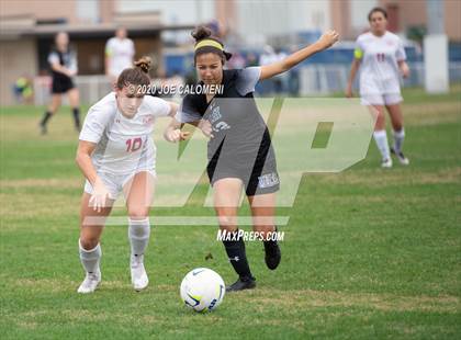 Thumbnail 1 in Lee [Robert E.] vs Alamo Heights (NEISD Soccer Showcase) photogallery.