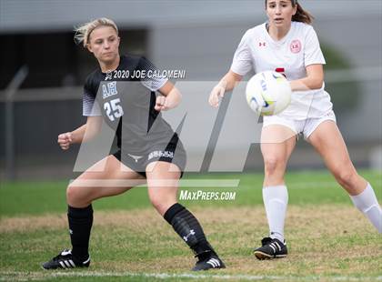 Thumbnail 1 in Lee [Robert E.] vs Alamo Heights (NEISD Soccer Showcase) photogallery.