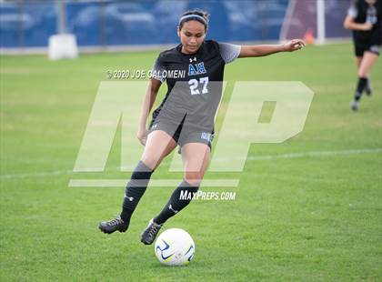 Thumbnail 2 in Lee [Robert E.] vs Alamo Heights (NEISD Soccer Showcase) photogallery.