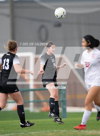 Thumbnail 2 in Lee [Robert E.] vs Alamo Heights (NEISD Soccer Showcase) photogallery.