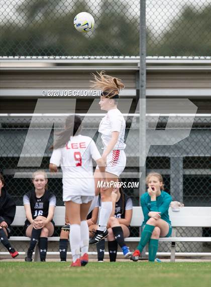 Thumbnail 1 in Lee [Robert E.] vs Alamo Heights (NEISD Soccer Showcase) photogallery.