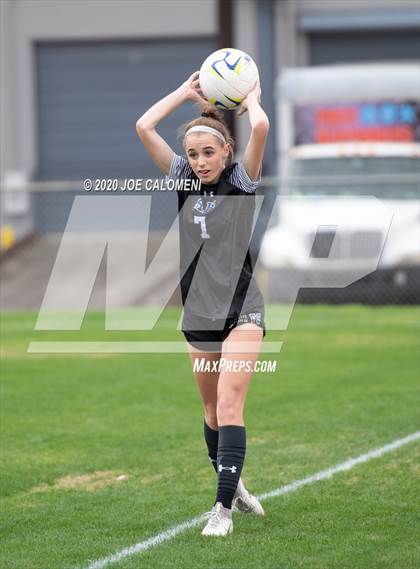 Thumbnail 1 in Lee [Robert E.] vs Alamo Heights (NEISD Soccer Showcase) photogallery.