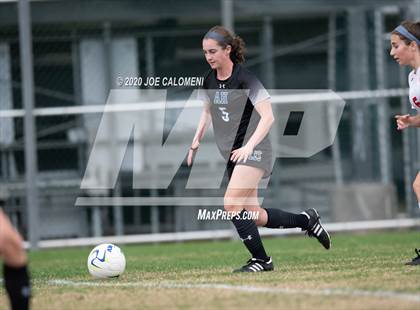 Thumbnail 1 in Lee [Robert E.] vs Alamo Heights (NEISD Soccer Showcase) photogallery.