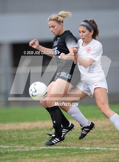 Thumbnail 1 in Lee [Robert E.] vs Alamo Heights (NEISD Soccer Showcase) photogallery.