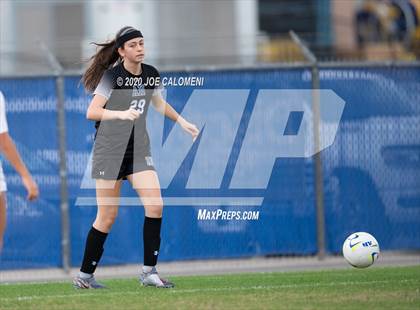 Thumbnail 1 in Lee [Robert E.] vs Alamo Heights (NEISD Soccer Showcase) photogallery.