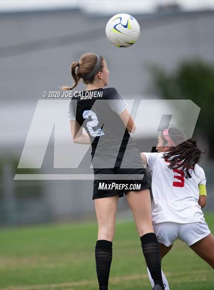 Thumbnail 2 in Lee [Robert E.] vs Alamo Heights (NEISD Soccer Showcase) photogallery.
