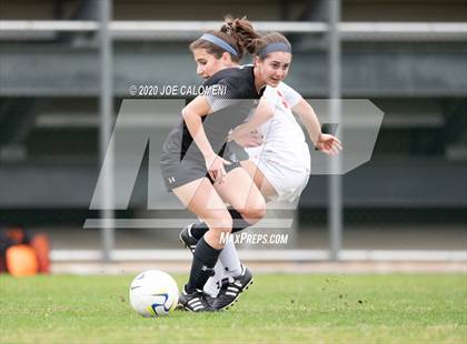 Thumbnail 1 in Lee [Robert E.] vs Alamo Heights (NEISD Soccer Showcase) photogallery.
