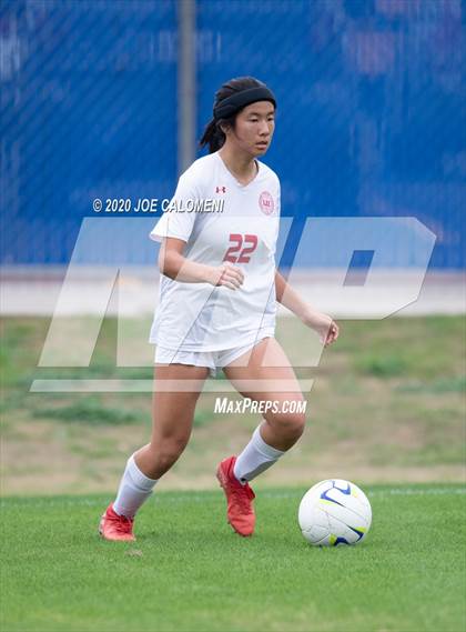 Thumbnail 2 in Lee [Robert E.] vs Alamo Heights (NEISD Soccer Showcase) photogallery.