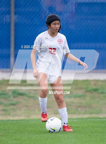 Thumbnail 1 in Lee [Robert E.] vs Alamo Heights (NEISD Soccer Showcase) photogallery.