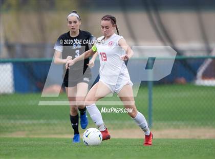 Thumbnail 3 in Lee [Robert E.] vs Alamo Heights (NEISD Soccer Showcase) photogallery.