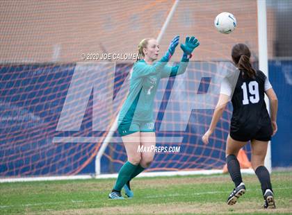 Thumbnail 1 in Lee [Robert E.] vs Alamo Heights (NEISD Soccer Showcase) photogallery.