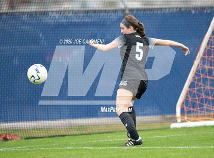 Thumbnail 1 in Lee [Robert E.] vs Alamo Heights (NEISD Soccer Showcase) photogallery.