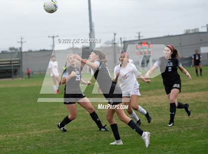 Thumbnail 3 in Lee [Robert E.] vs Alamo Heights (NEISD Soccer Showcase) photogallery.
