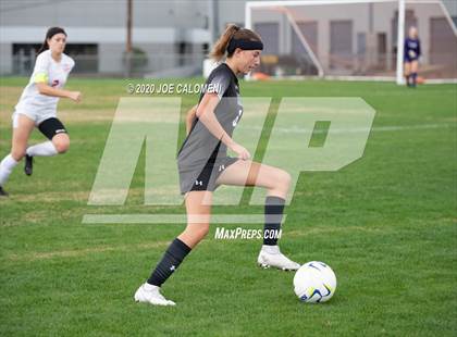 Thumbnail 2 in Lee [Robert E.] vs Alamo Heights (NEISD Soccer Showcase) photogallery.