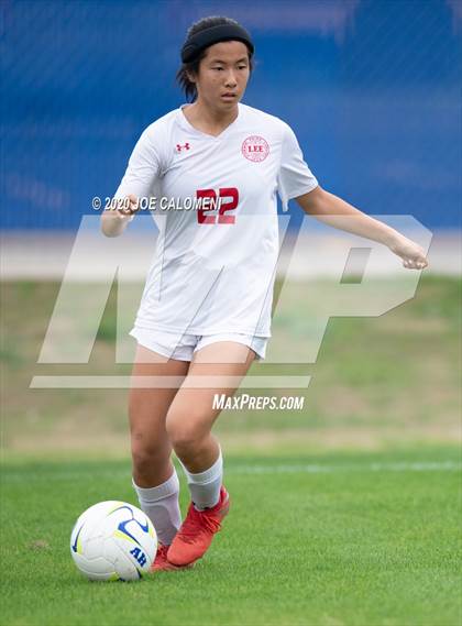 Thumbnail 1 in Lee [Robert E.] vs Alamo Heights (NEISD Soccer Showcase) photogallery.