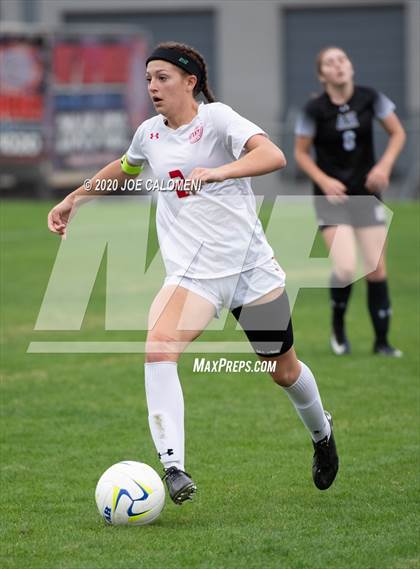 Thumbnail 1 in Lee [Robert E.] vs Alamo Heights (NEISD Soccer Showcase) photogallery.