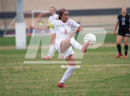 Thumbnail 1 in Lee [Robert E.] vs Alamo Heights (NEISD Soccer Showcase) photogallery.
