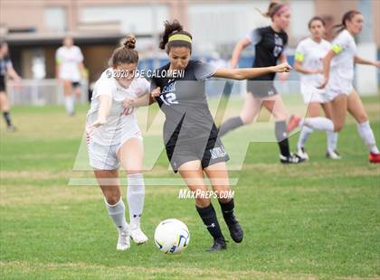 Thumbnail 1 in Lee [Robert E.] vs Alamo Heights (NEISD Soccer Showcase) photogallery.