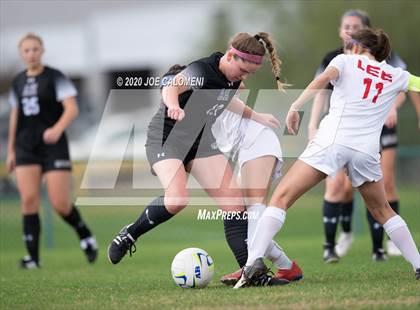 Thumbnail 2 in Lee [Robert E.] vs Alamo Heights (NEISD Soccer Showcase) photogallery.