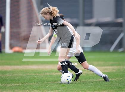 Thumbnail 1 in Lee [Robert E.] vs Alamo Heights (NEISD Soccer Showcase) photogallery.