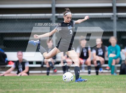 Thumbnail 2 in Lee [Robert E.] vs Alamo Heights (NEISD Soccer Showcase) photogallery.