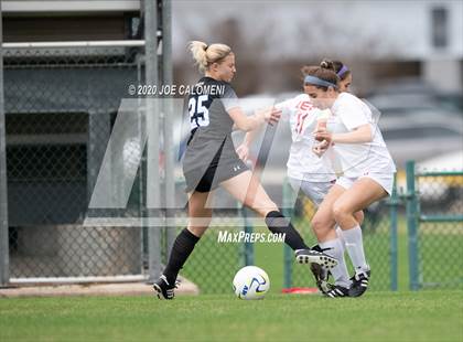 Thumbnail 2 in Lee [Robert E.] vs Alamo Heights (NEISD Soccer Showcase) photogallery.