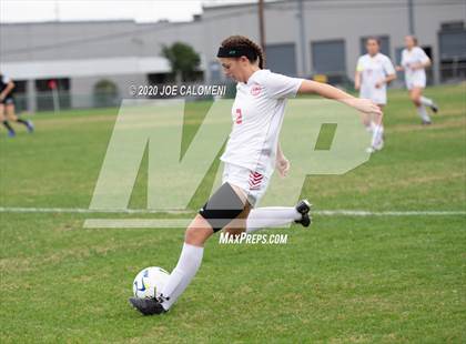 Thumbnail 3 in Lee [Robert E.] vs Alamo Heights (NEISD Soccer Showcase) photogallery.