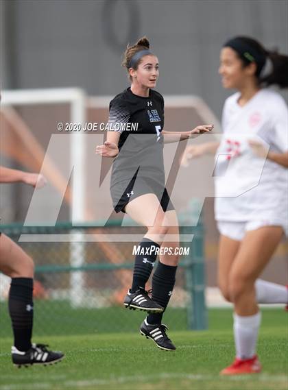 Thumbnail 3 in Lee [Robert E.] vs Alamo Heights (NEISD Soccer Showcase) photogallery.