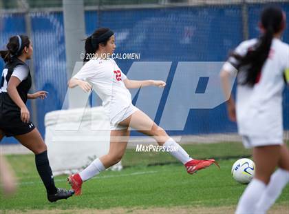 Thumbnail 2 in Lee [Robert E.] vs Alamo Heights (NEISD Soccer Showcase) photogallery.