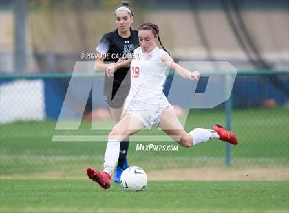 Thumbnail 1 in Lee [Robert E.] vs Alamo Heights (NEISD Soccer Showcase) photogallery.